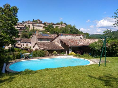 Bruniquel Villa | Au cœur de Bruniquel - Magnifique villa en pierres pour 7 personnes - Piscine privée - Poêle - Vue imprenable sur le village - Jardin - Garage