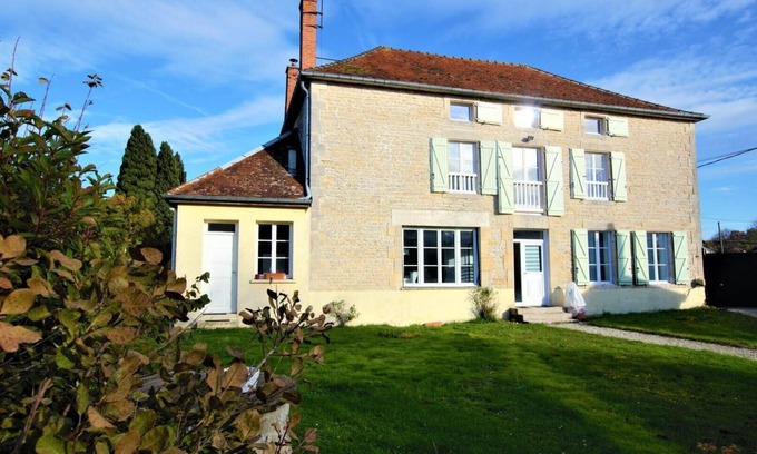 Trannes House | Aube au Gite - TRANNES
