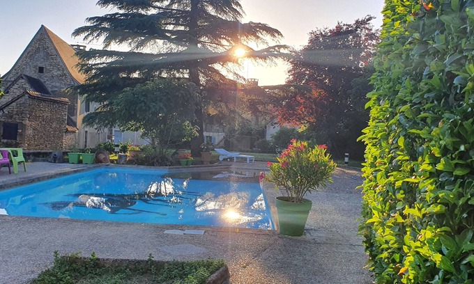 Anglars-Nozac Hotel | Auberge du relais d Auniac