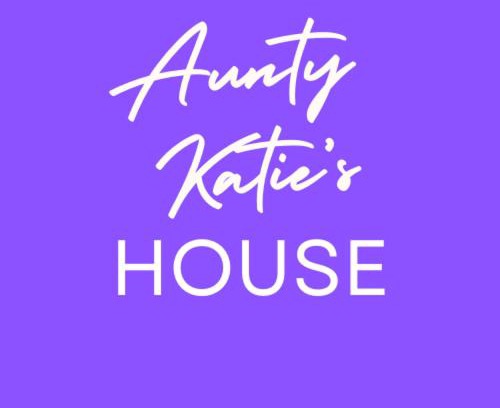 Belfast Hostel | Aunty Katie's House, NI Tourist Board Certified & located on the main Oldpark Road to Belfast, with Free Continental Breakfast & Free Ultra Fast SKY internet, free SKY Sports & free SKY Cinema, Self-check in after 10pm GMT