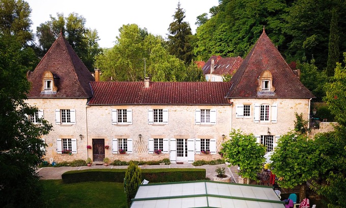 Domme House | Authentic and comfortable house with heated indoor pool (from April to November)
