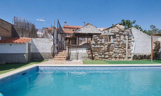 Fuente la Lancha House | Authentic cottage with pool for a relaxing vacation in the countryside.