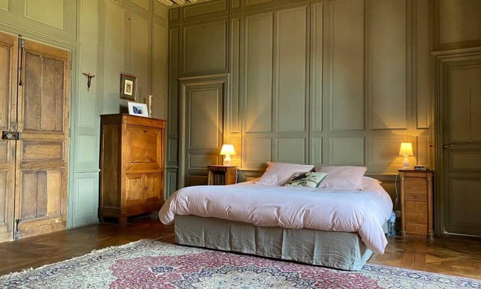 Moulins-le-Carbonnel Other | Authentic property, 200km from Paris, 14 people and +.