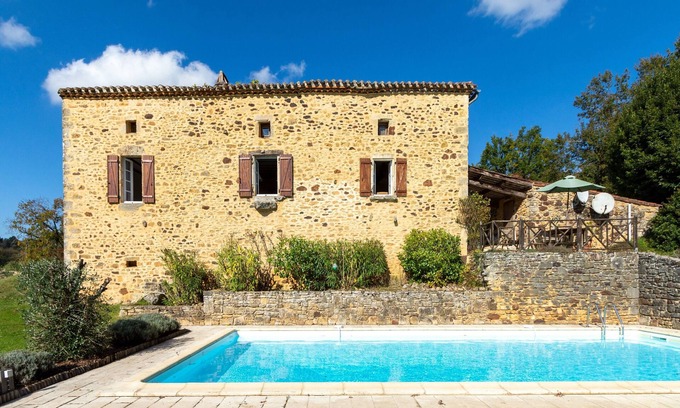 Sauveterre-la-Lemance House | Authentic country house with private pool