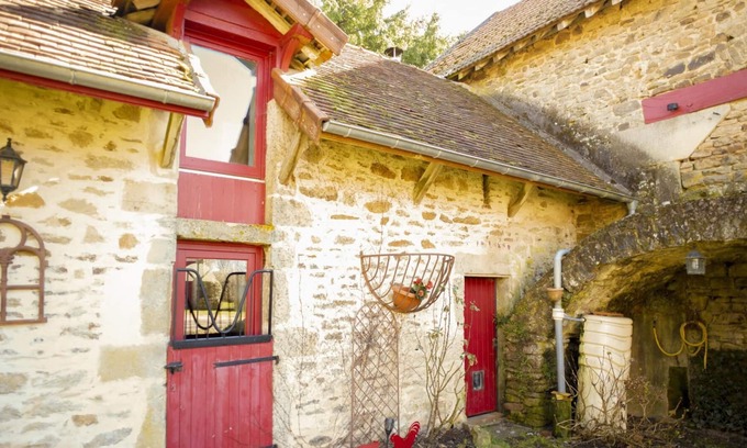 Saint-Sernin-du-Bois House | Authentic Gîte in the bourgogne Hahasiah