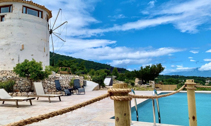 Korithi Villa | Authentic windmill villa , stunning sea view , live sunrise near the Shipwreck.