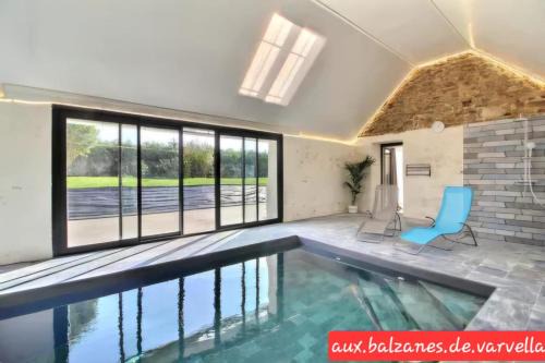 Ploudaniel House | Aux balzanes de Varvella Piscine intérieure privée chauffée