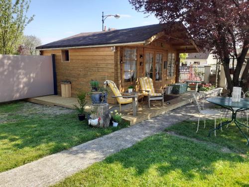 Limetz-Villez House | Aux grès des moisonettes
