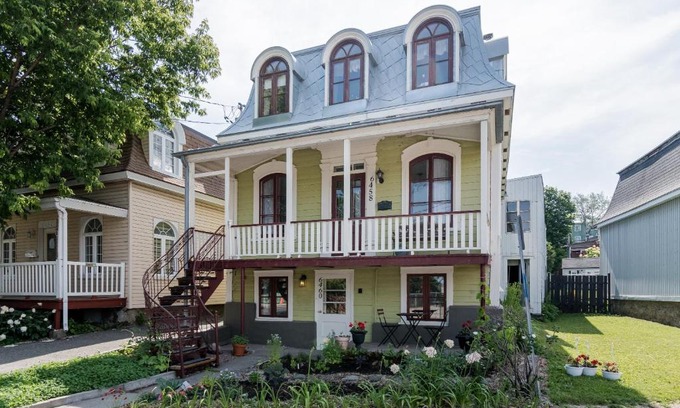 Desjardins Apartment | Aux trois filles