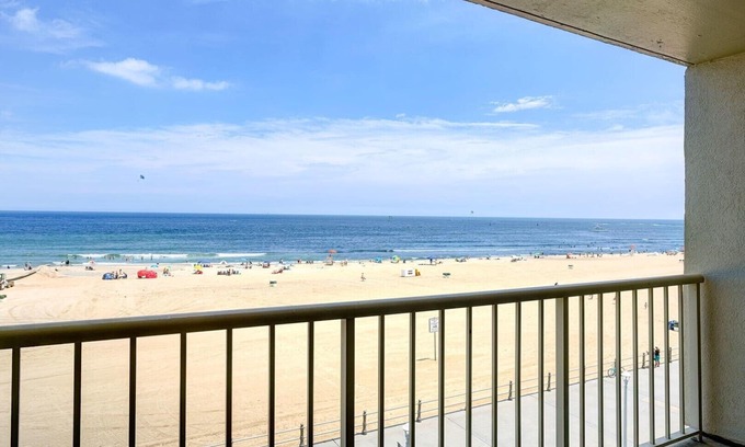 Northeast Virginia Beach Resort | Available Aug 23-30