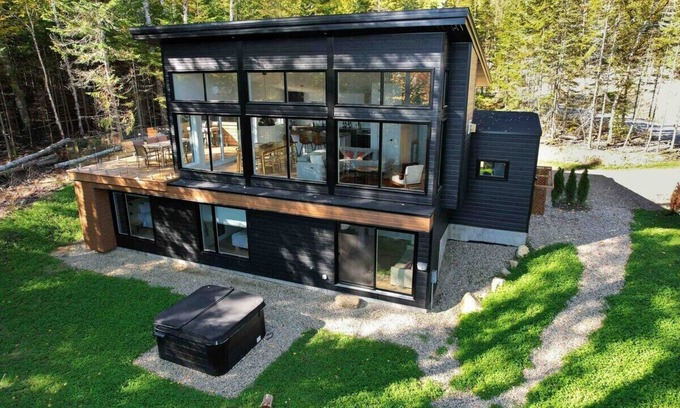 Les Eboulements Ski Chalet | Avalanche 94: Spa, Trails, & Outdoor Relaxation