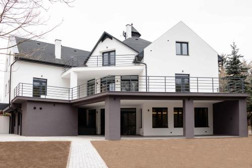 Gyongyos House | Avarka