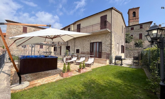 Civitella Benazzone Apartment | Awesome apartment in Civitella Benazzone with house a panoramic view