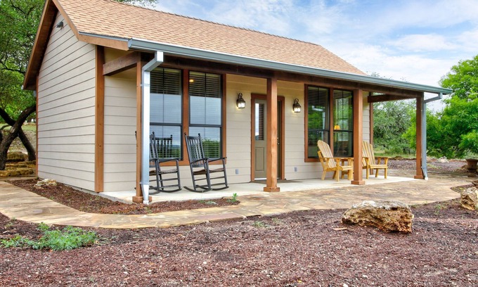 Comfort Apartment | Awesome Cabin at Riven Rock Ranch in Comfort