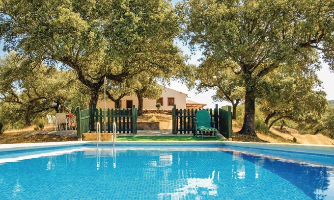 Villaviciosa de Cordoba House | Awesome home in Villaviciosa de Córdoba