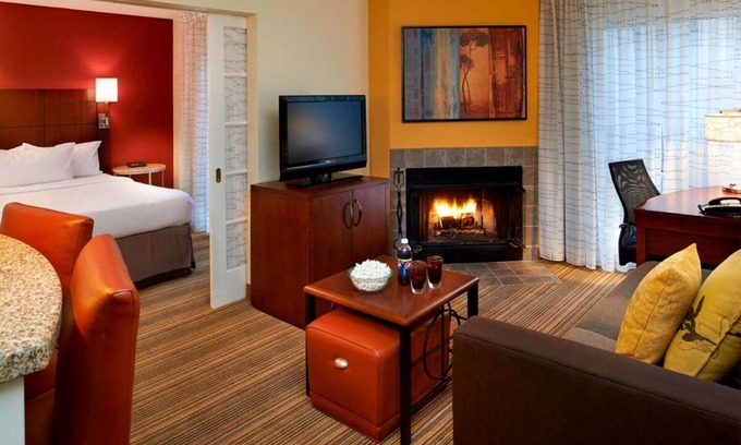 Warren Resort | Awesome Find! Unit with Full Kitchen, Pets Allowed, Free Breakfast!