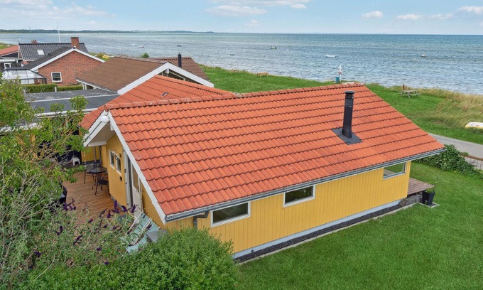 Allingabro House | Awesome home in Allingåbro with kitchen