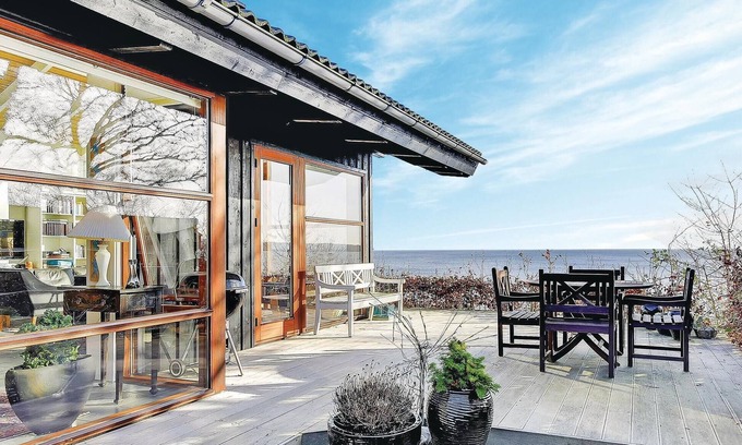 Bjert House | Awesome home in Bjert