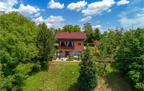 Jastrebarsko House | Awesome Home In Dragovanscak With Sauna