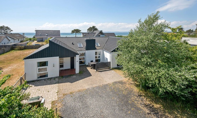 Vibæk Strand House | Awesome home in Ebeltoft with sauna