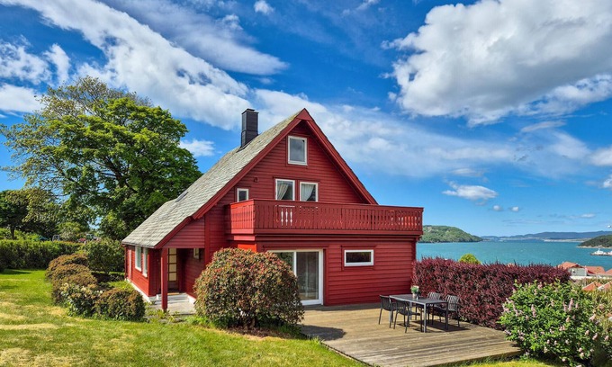 Fitjar House | Awesome home in Fitjar with WiFi