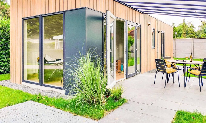 Heinkenszand House | Awesome home in Heinkenszand with WiFi