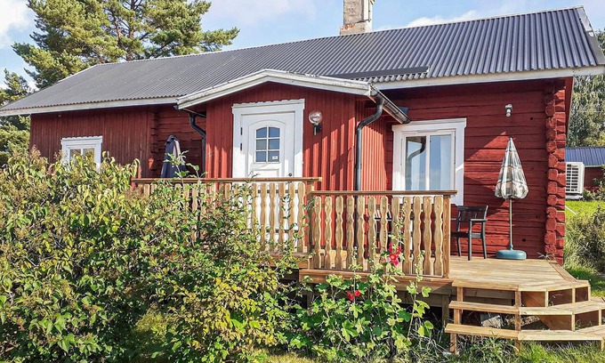 Oje House | Awesome home in öje with lake view