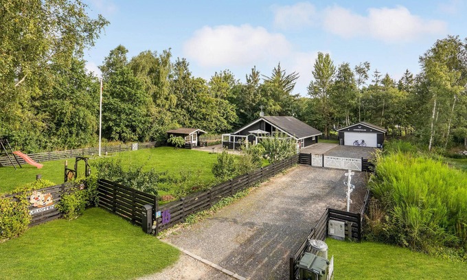 Ørsted House | Awesome home in ørsted with WiFi