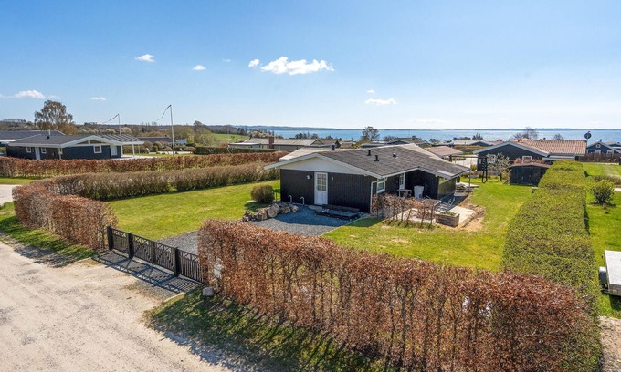 Ronde House | Awesome home in Rønde with WiFi