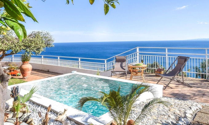 Santa Maria del Mare Torrazzo House | Awesome home in Stalettì