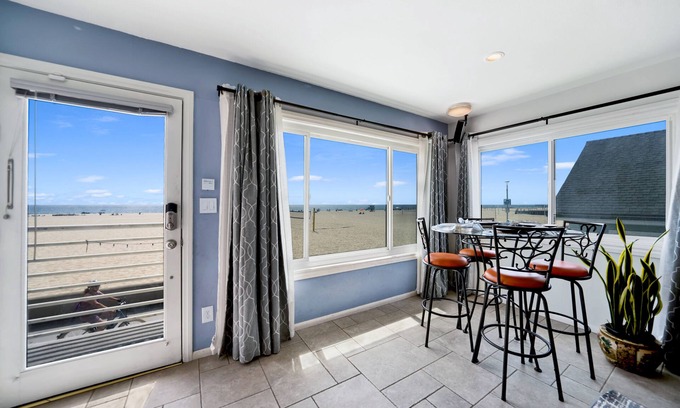 Hermosa Beach Condo | Awesome ON THE STRAND Hermosa Property. Stay at the last home before Hawaii