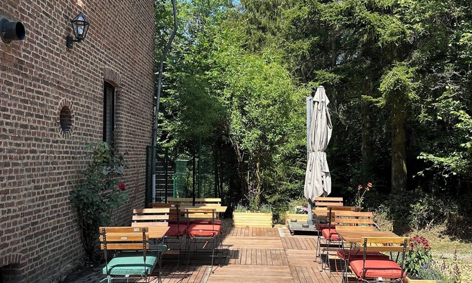 Beauraing Bed & Breakfast | B&B met wandelroutes vanaf de deur. Comfortabele kamers, serene omgeving.