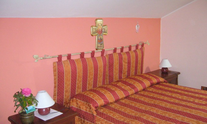 Caltanissetta Villa | B & B St. ELIA suite ROSA: CHARMING VILLA IMMERSED IN THE HISTORIC PARK DUBINI