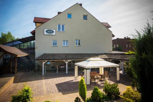 Brzezinka House | B&M Guesthouse