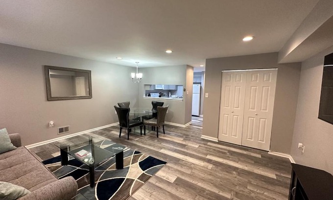 Baltimore Apartment | B-more 4 Less! 2Br Peaceful & Pet Friendly Condo Near Everything!