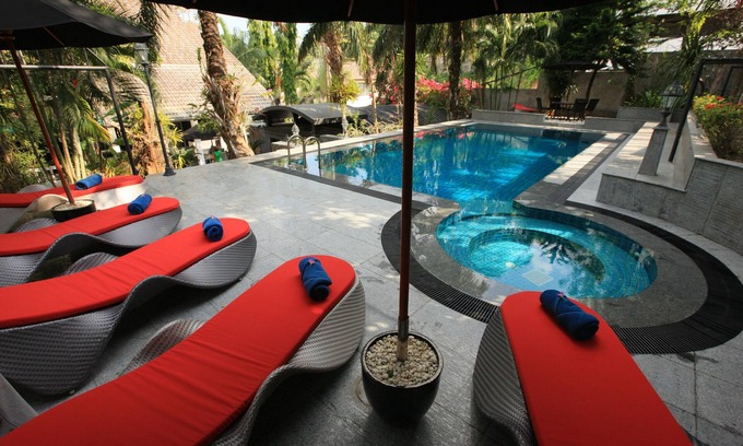 Patong Villa | Baan Heaven/Sleep's 15 people/Patong Beach Villa Private Pool/Jacuzzi