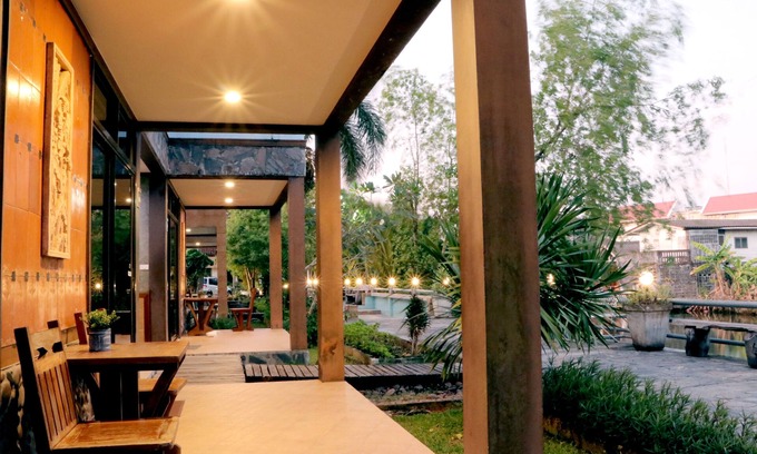 Bang Phra Hotel | Baanrimnam Resort Trat