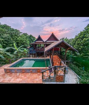 Songkhla Villa | Baanthaeraek Vintage Bungalow
