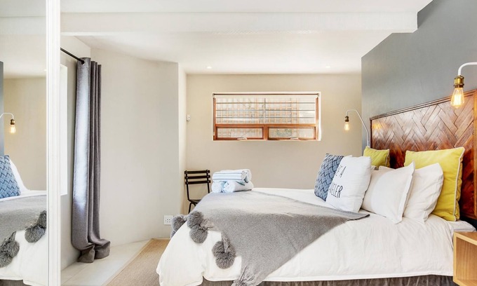 Green Point Cottage | Backup-Powered Beautiful Garden Apartment Located in Popular Green Point Village