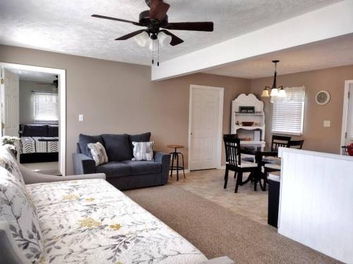 Ruffin House | Backwoods Guesthouse Near VIR