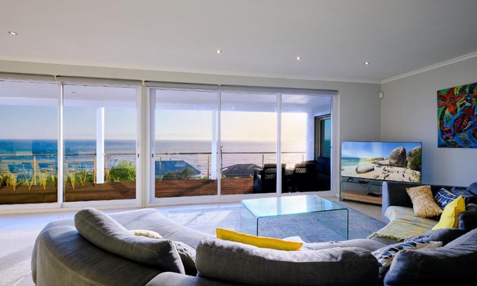 Simon's Town Villa | Bahari Villa