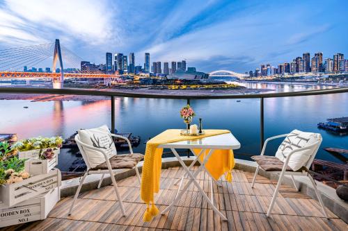 Yuzhong Apartment | Baihong Riverview Apartment-Hongya Cave