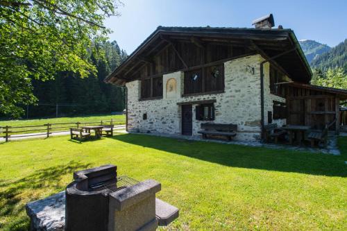 Pellizzano Ski Chalet | Baita Tomaselli
