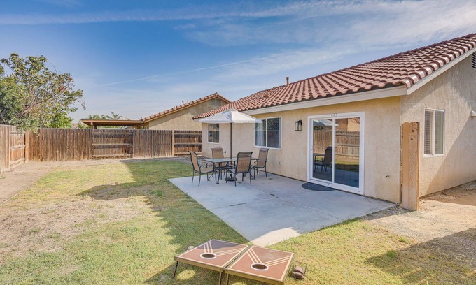 Pumpkin Center House | Bakersfield Home w/Pool Table, Cornhole + More!