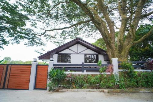 Mendez Crossing West Villa | Balay Greenika Tagyatay Private Pool