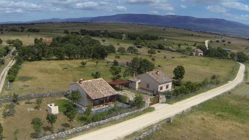 Torreiglesias House | Balcon De Nut I y II