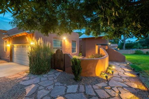 Alamedan Valley House | Balloon fiesta home