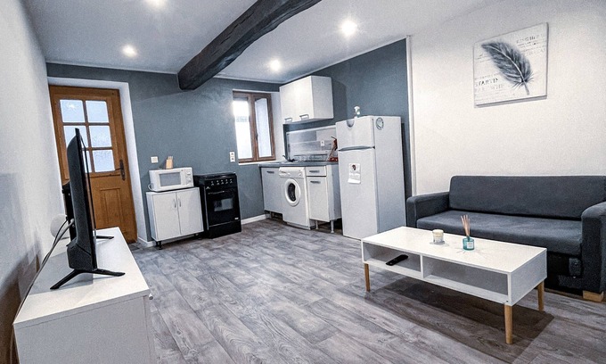 Varzy Apartment | Balneo bath accommodation