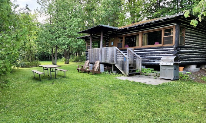Rosedale Cottage | Balsam Lake Villa Cottages: 3-Bedroom Cottage #14