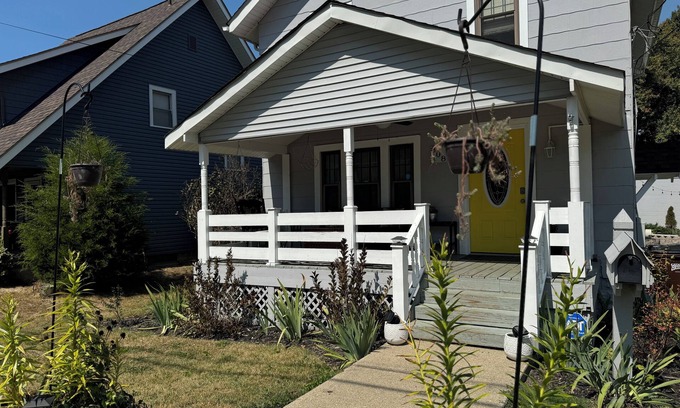 Baltimore House | Baltimore Ohio Home with hot tub & sauna
